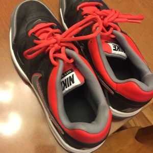 Nike Tennis Shoes - size 8.5